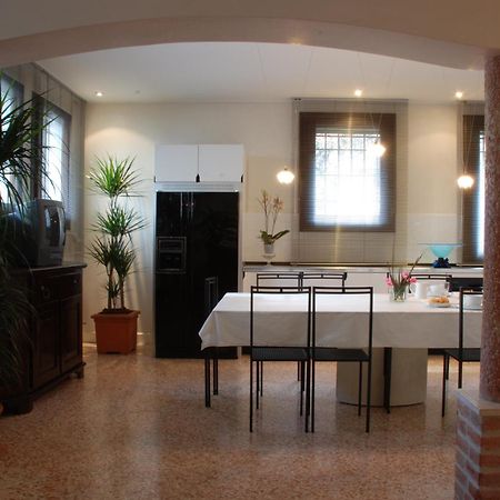 Locazione Turistica Joyful Padova Hotel Exterior foto
