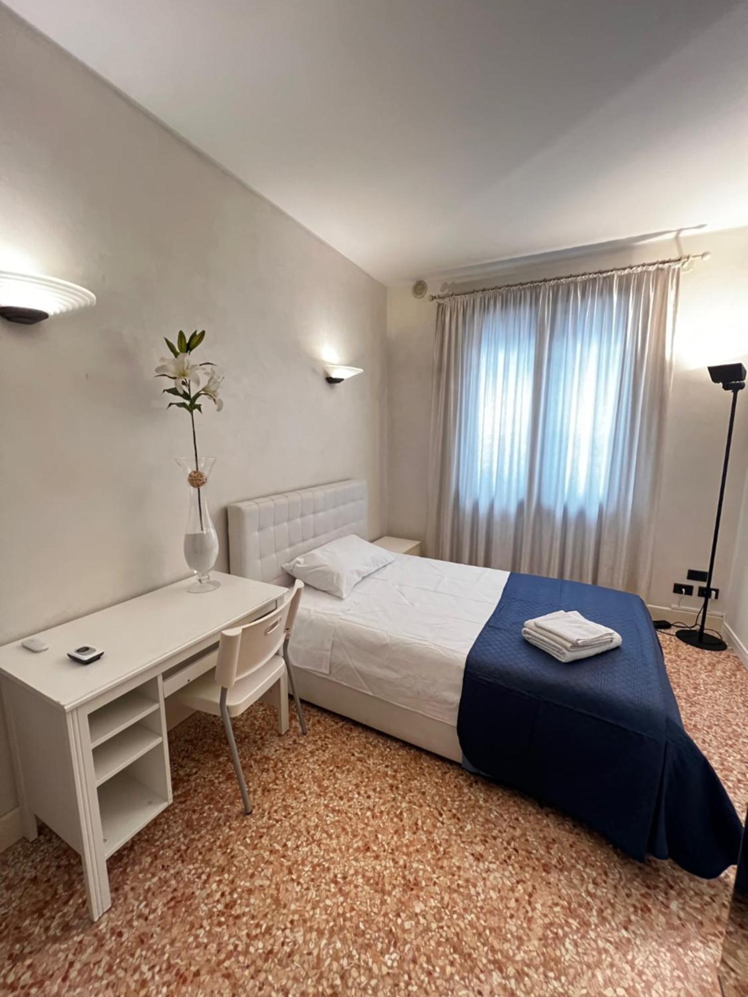 Locazione Turistica Joyful Padova Hotel Exterior foto