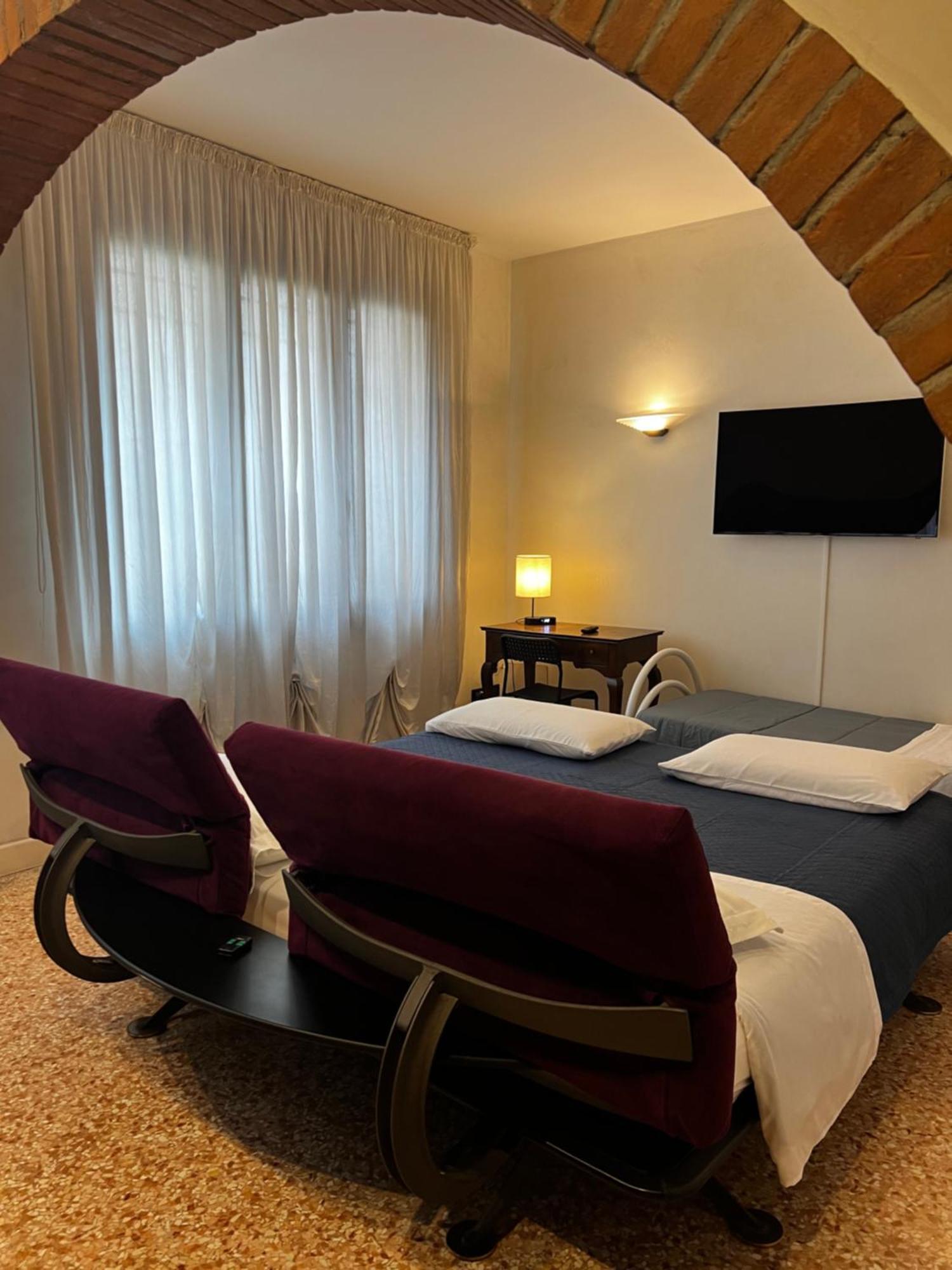 Locazione Turistica Joyful Padova Hotel Exterior foto